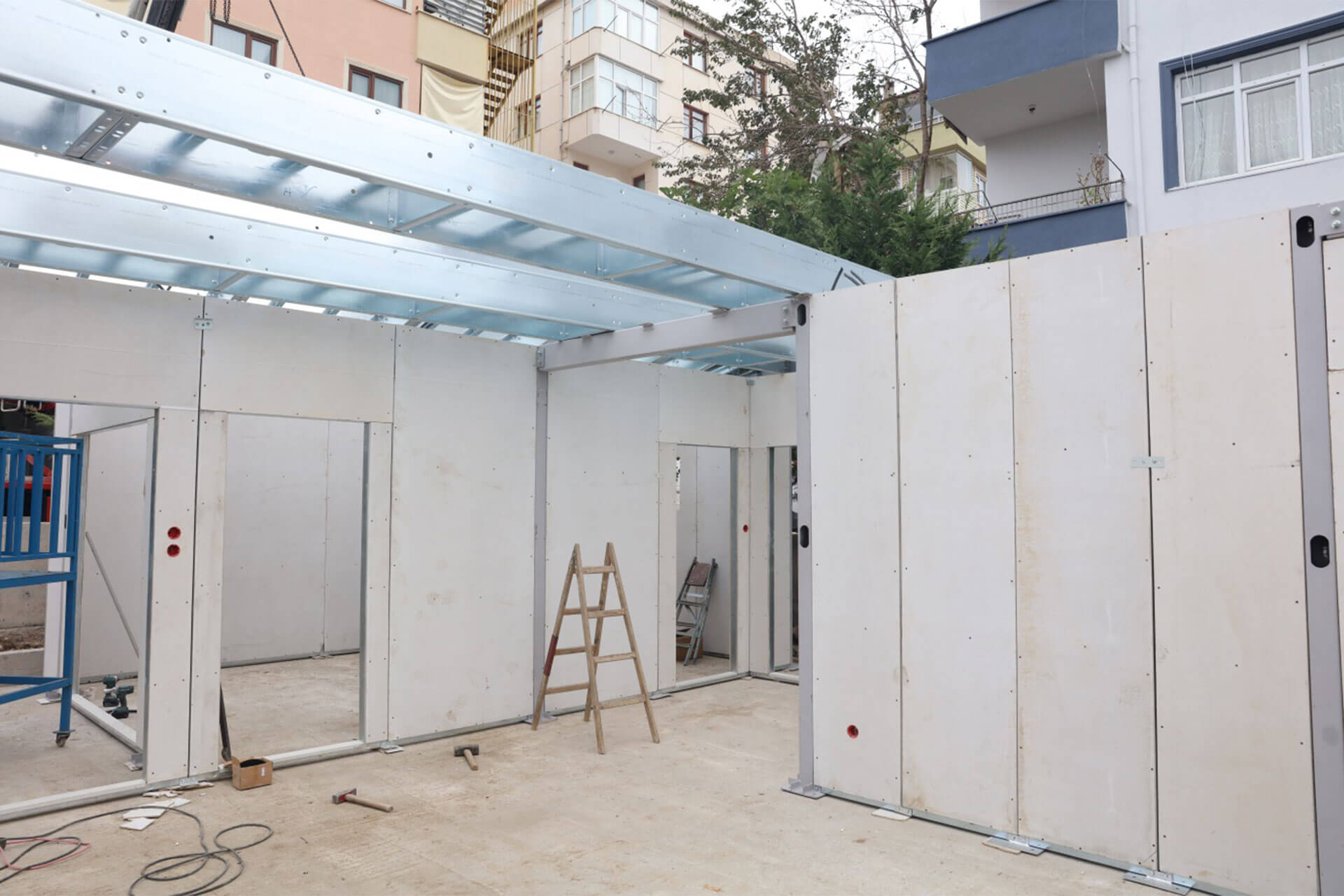 İnşaattan Daha Hızlısı: Prefabrik Yapıların Kurulum Süresi